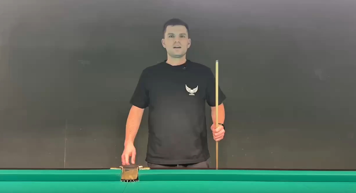 Как встать в бильярдную стойку